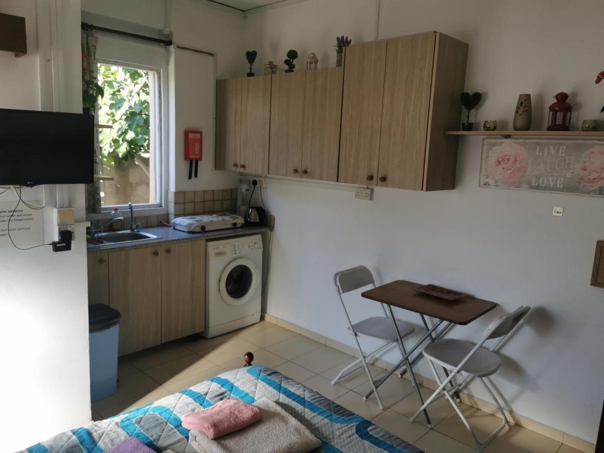 Nicosia Rooms Studios Экстерьер фото