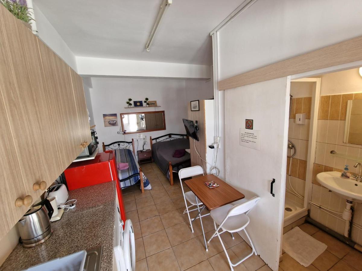 Nicosia Rooms Studios Экстерьер фото